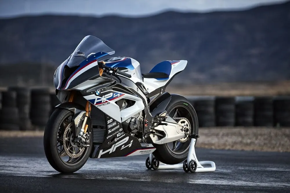 BMW HP4 RACE (2)