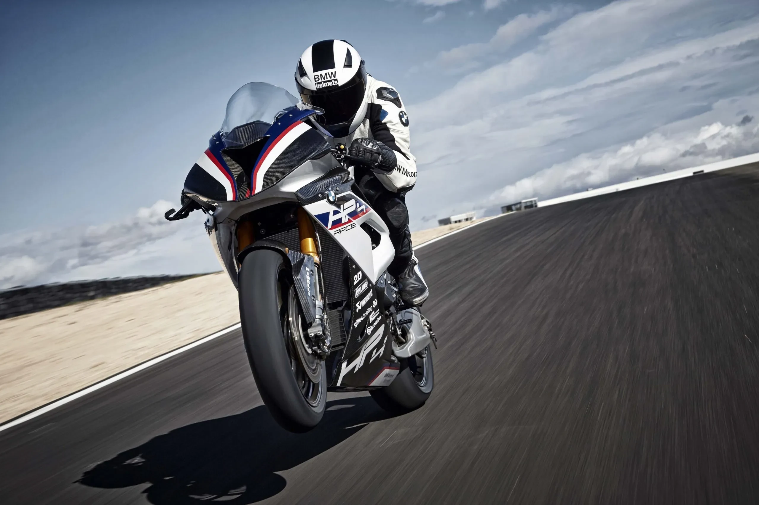 BMW HP4 RACE (4)